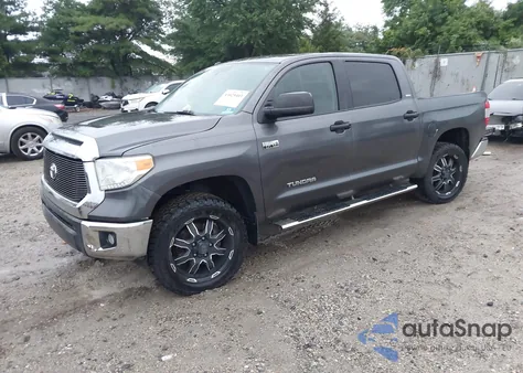 2016 Toyota Tundra Sr5 5.7L V8 z USA, uszkodzony, nr VIN 5TFDW5F13GX528811
